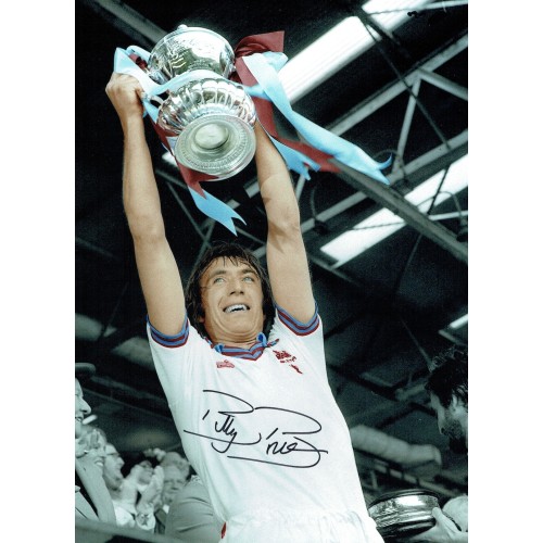 Billy Bonds  Signed West Ham 12x16 FA Cup Photograph