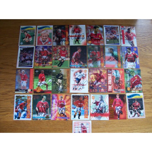 Manchester Utd 29 Signed 2.5 x 3.5 Inch Trading Cards