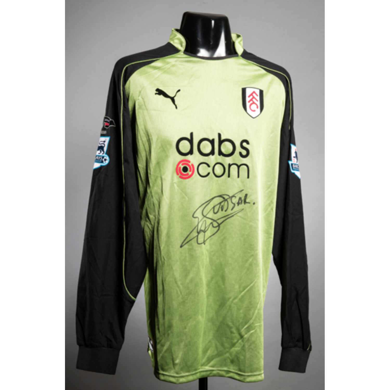 Edwin Van Der Sar Game Worn/Issued Fulham Goalkeepers Shirt Season 2004-05  25895