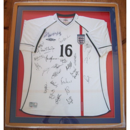 England 2001/03 Squad Signed (Inc Beckham) Framed Shirt