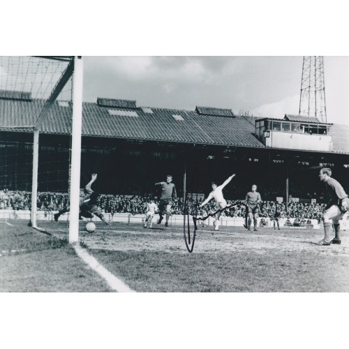 Peter Lorimer 8x12 Signed Leeds Photograph