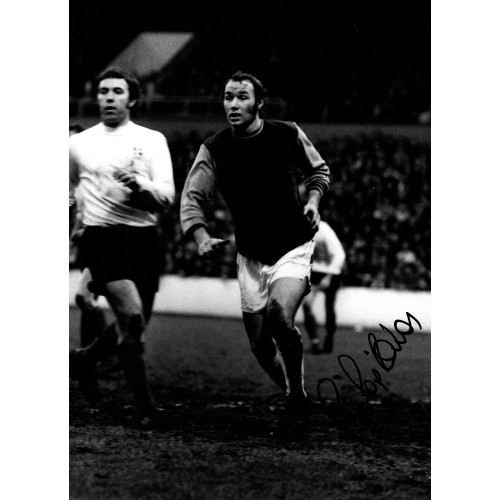 Pop Robson 16x12 Signed West Ham Photograph