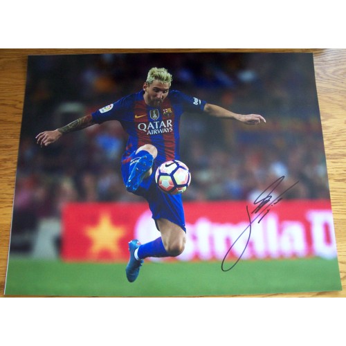 Lionel Messi Signed 16x20 Barcelona Photograph