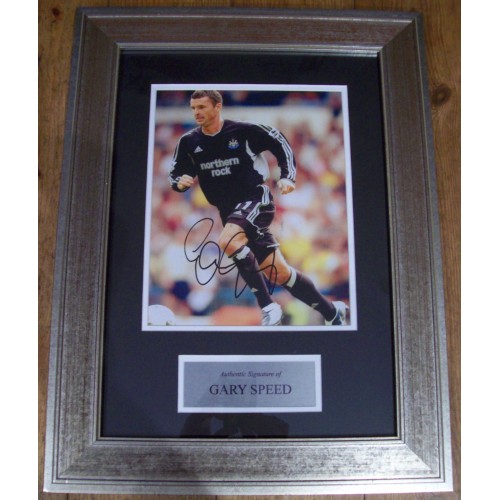 Gary Speed (1969-2011) Wales Legend Signed 8x10 Framed Newcastle Photograph
