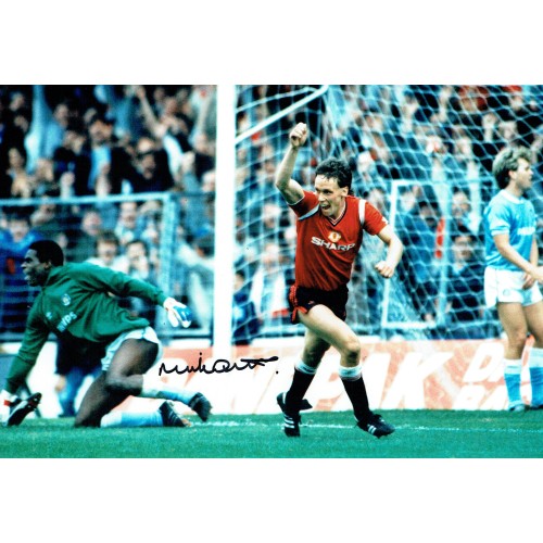 Mike Duxbury Signed 8x12 Manchester United 1985 Signed Photograph