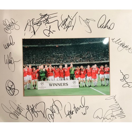 Manchester Utd Mount Signed By 19 Players From The 1999 Treble Winning Squad