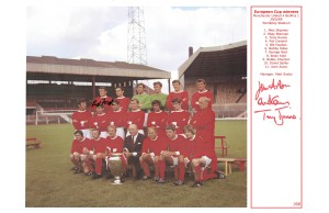 Man Utd 1968 European Cup Winners Signed by Four Legends 16x12 Football Print