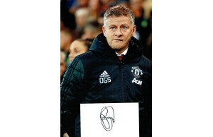 Ole Gunnar Solskjaer Signature With a Manchester United 12x8 Photograph