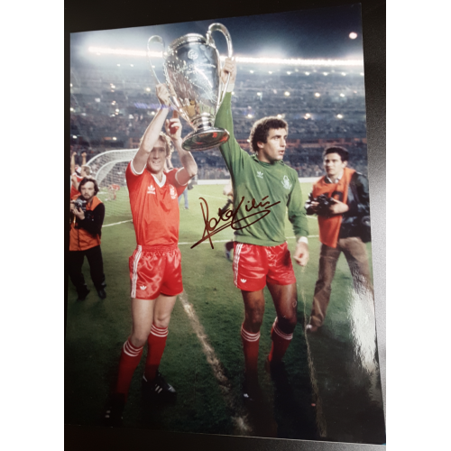 Peter Shilton signed Nottingham Forest European Cup 12x16 Photo