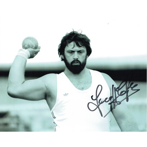 Geoff Capes Signed 10 x 8 Inch Photograph