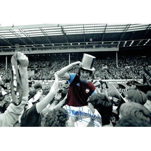 Trevor Brooking Signed West Ham 12 x 8 inch 1980 FA Cup Celebration Photograph