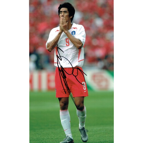 Ki Sung-yueng Signed 12 X 8 South Korea Football Photograph